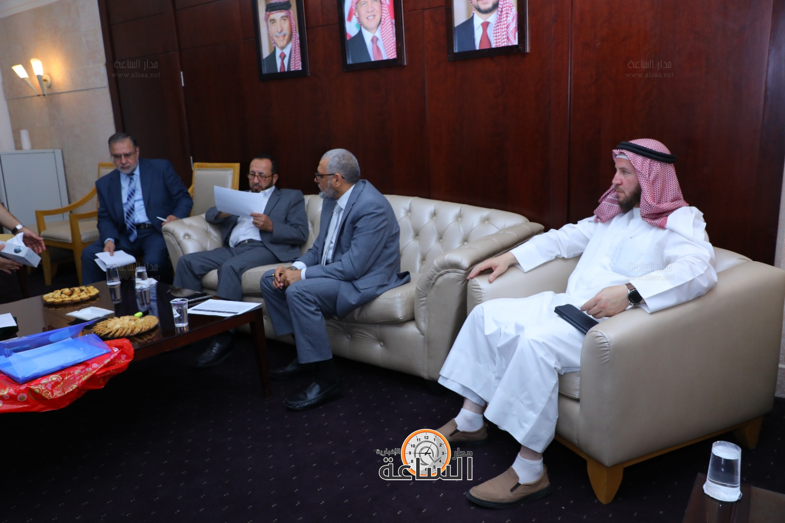 Madar Al-Saa Images 0.4115965068453735