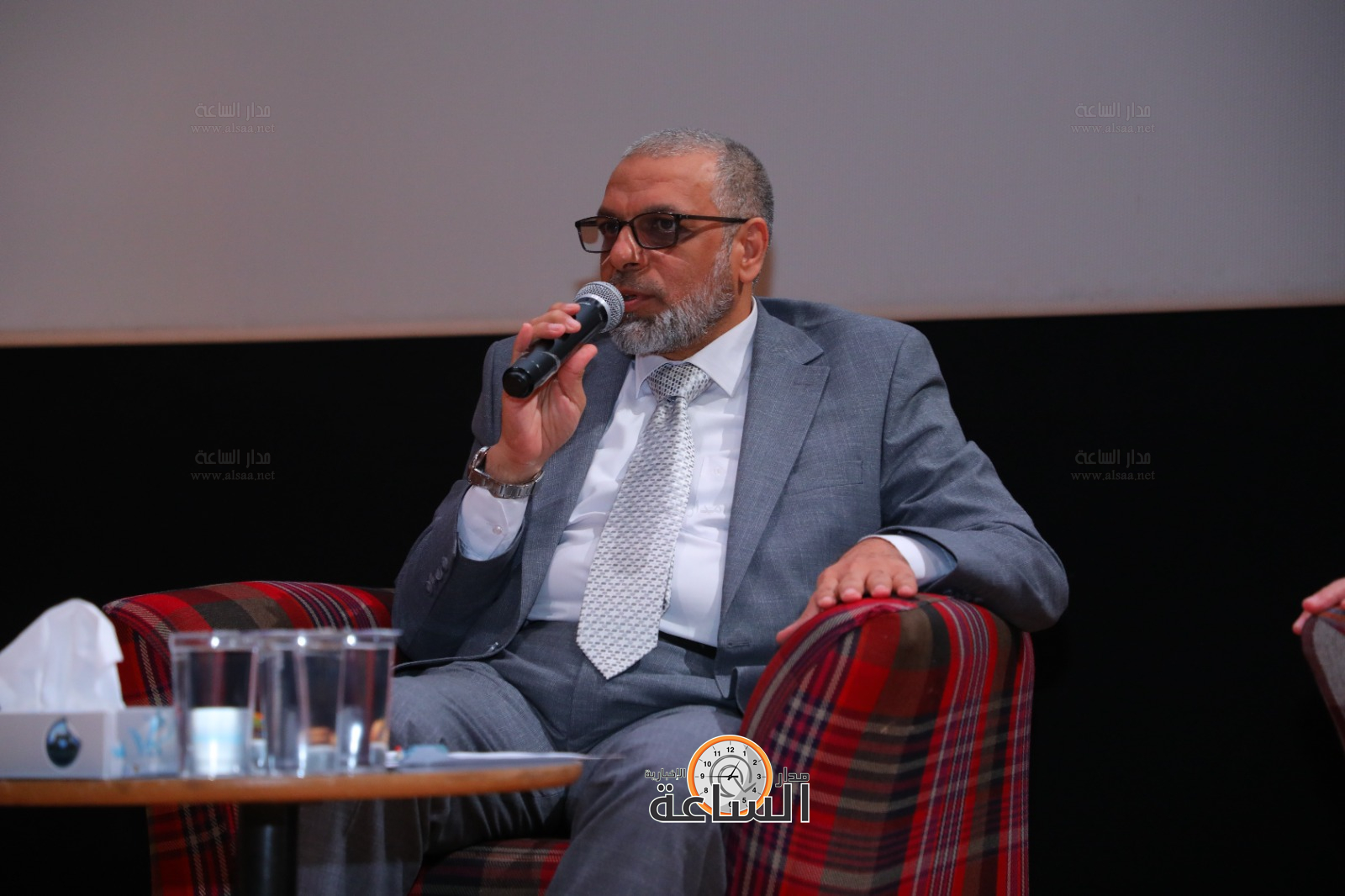 Madar Al-Saa Images 0.42570707065595426