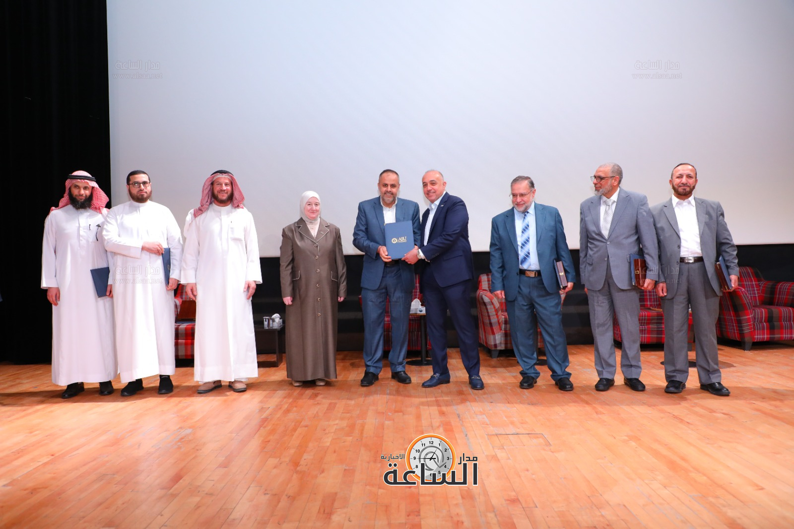 Madar Al-Saa Images 0.28068316473206