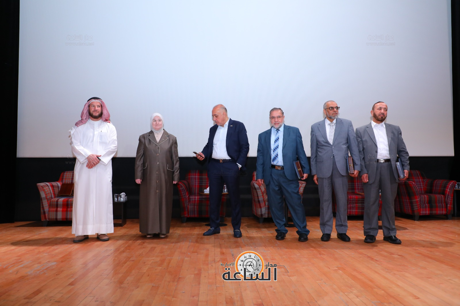 Madar Al-Saa Images 0.49514362276357615