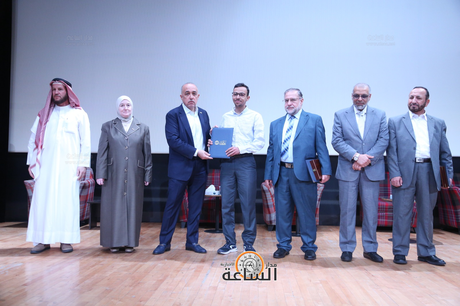 Madar Al-Saa Images 0.037834945965618205