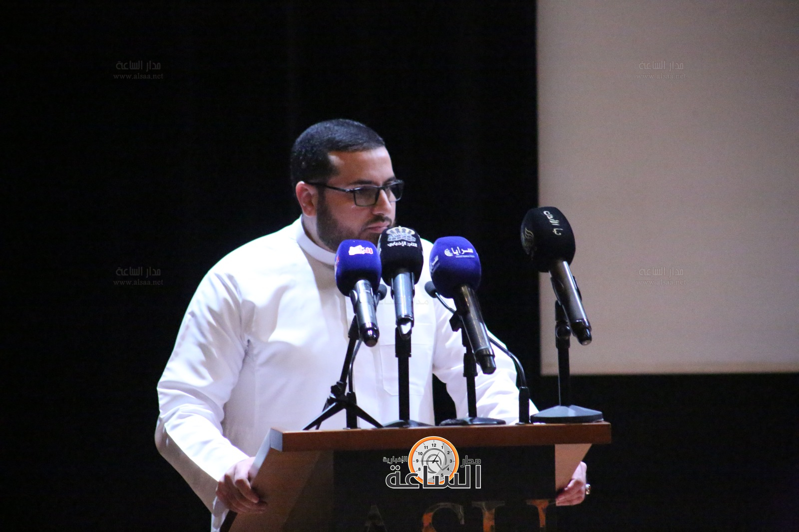 Madar Al-Saa Images 0.4586129318535914