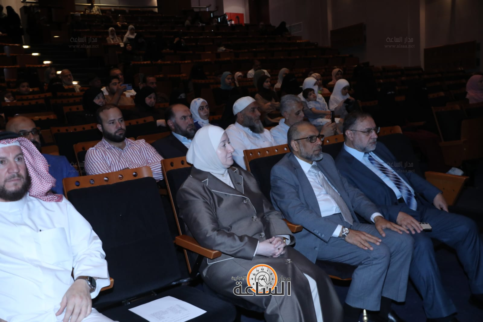 Madar Al-Saa Images 0.454849019183718