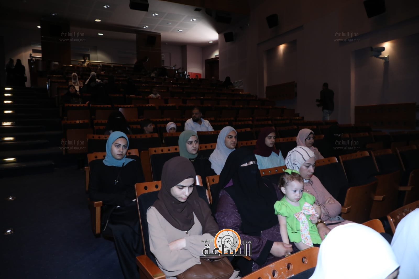 Madar Al-Saa Images 0.838154373594588