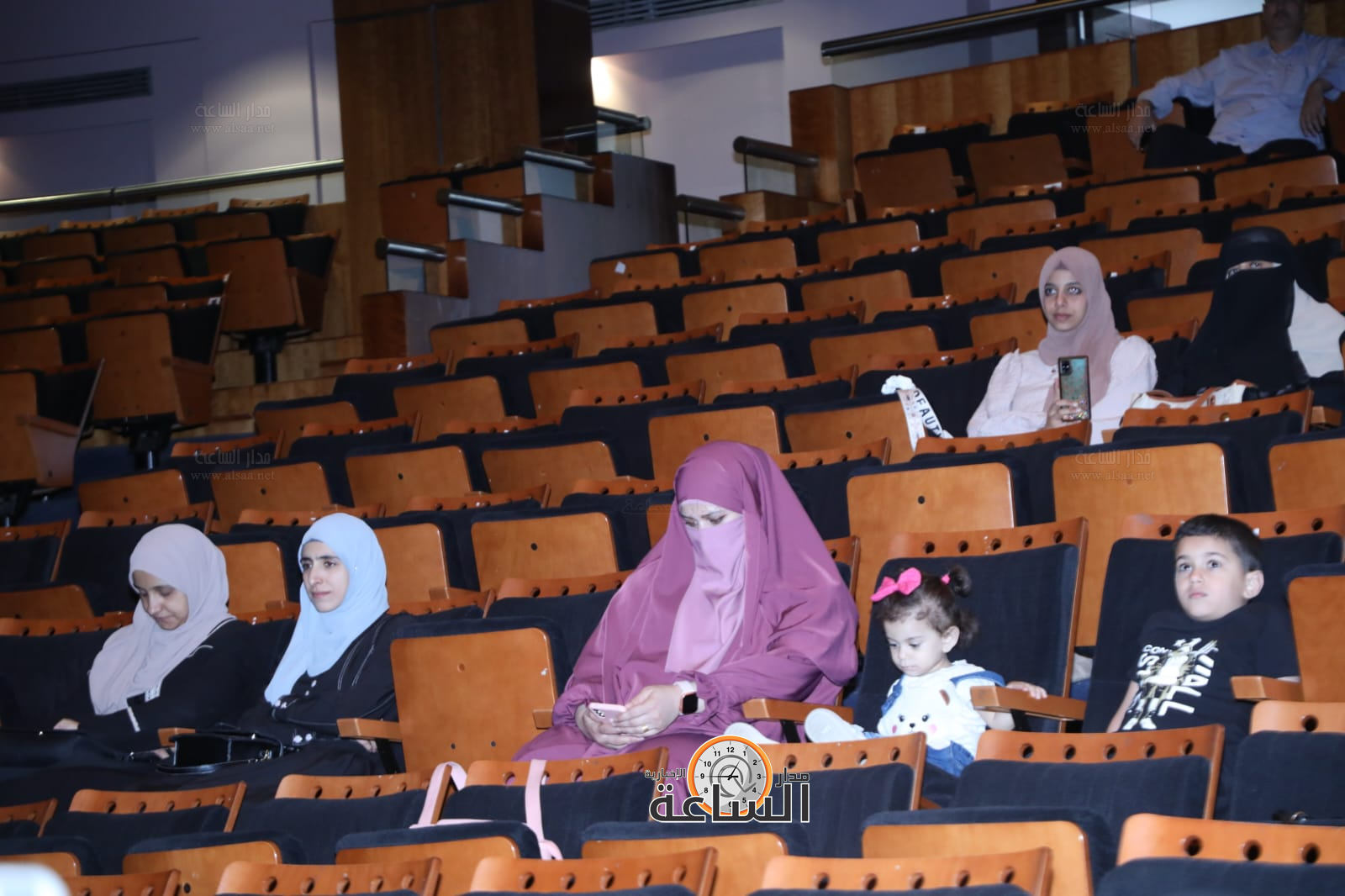 Madar Al-Saa Images 0.9954913927389515