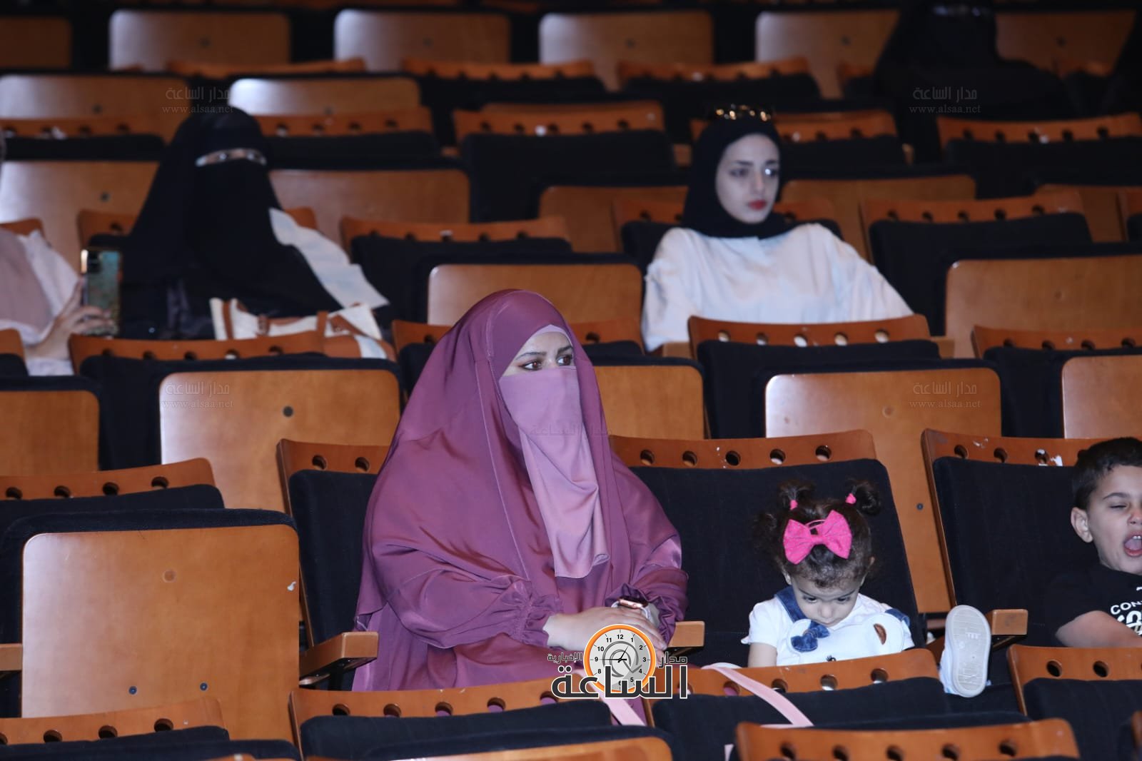 Madar Al-Saa Images 0.016909844677867936