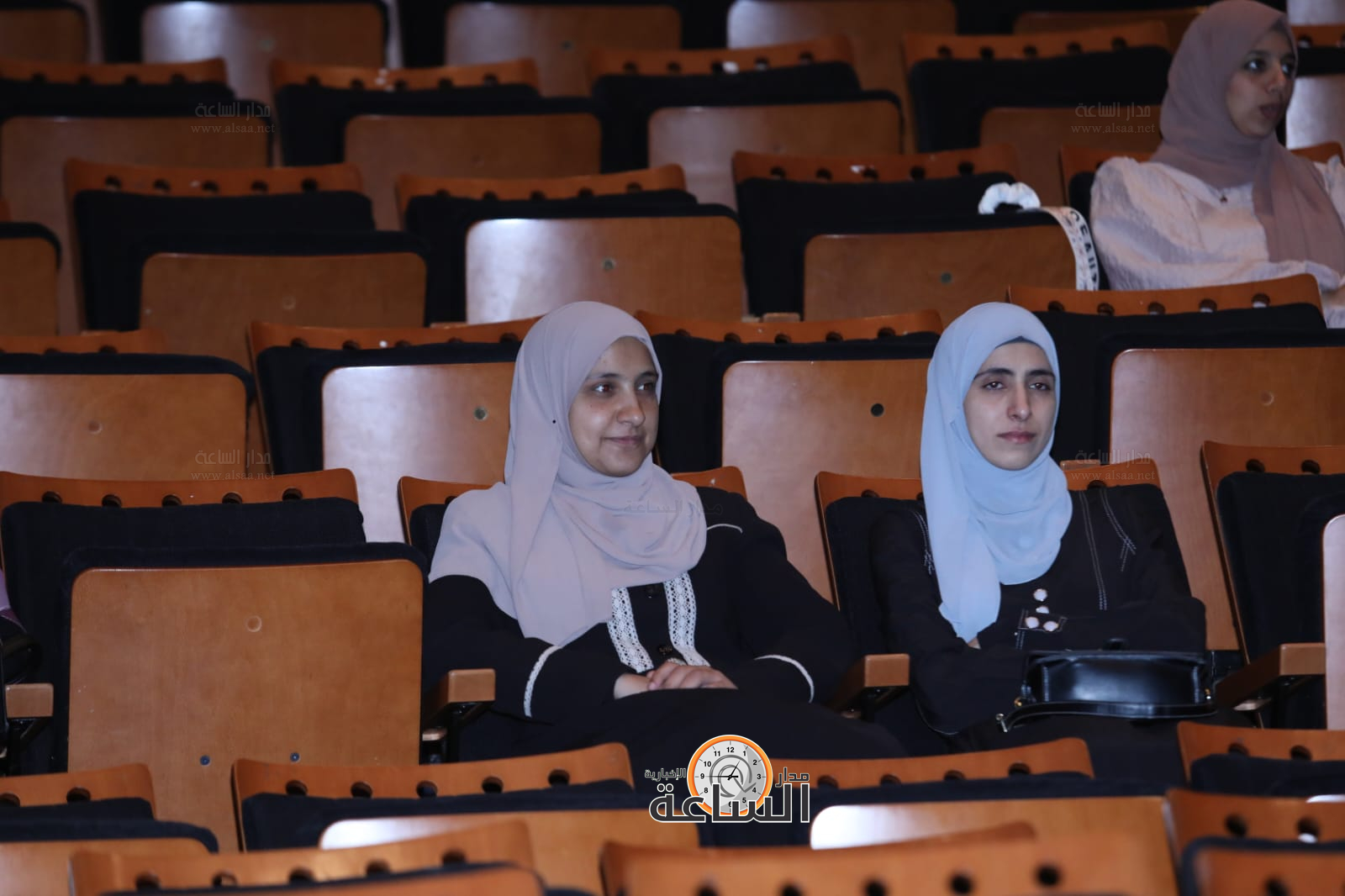 Madar Al-Saa Images 0.415320359801421