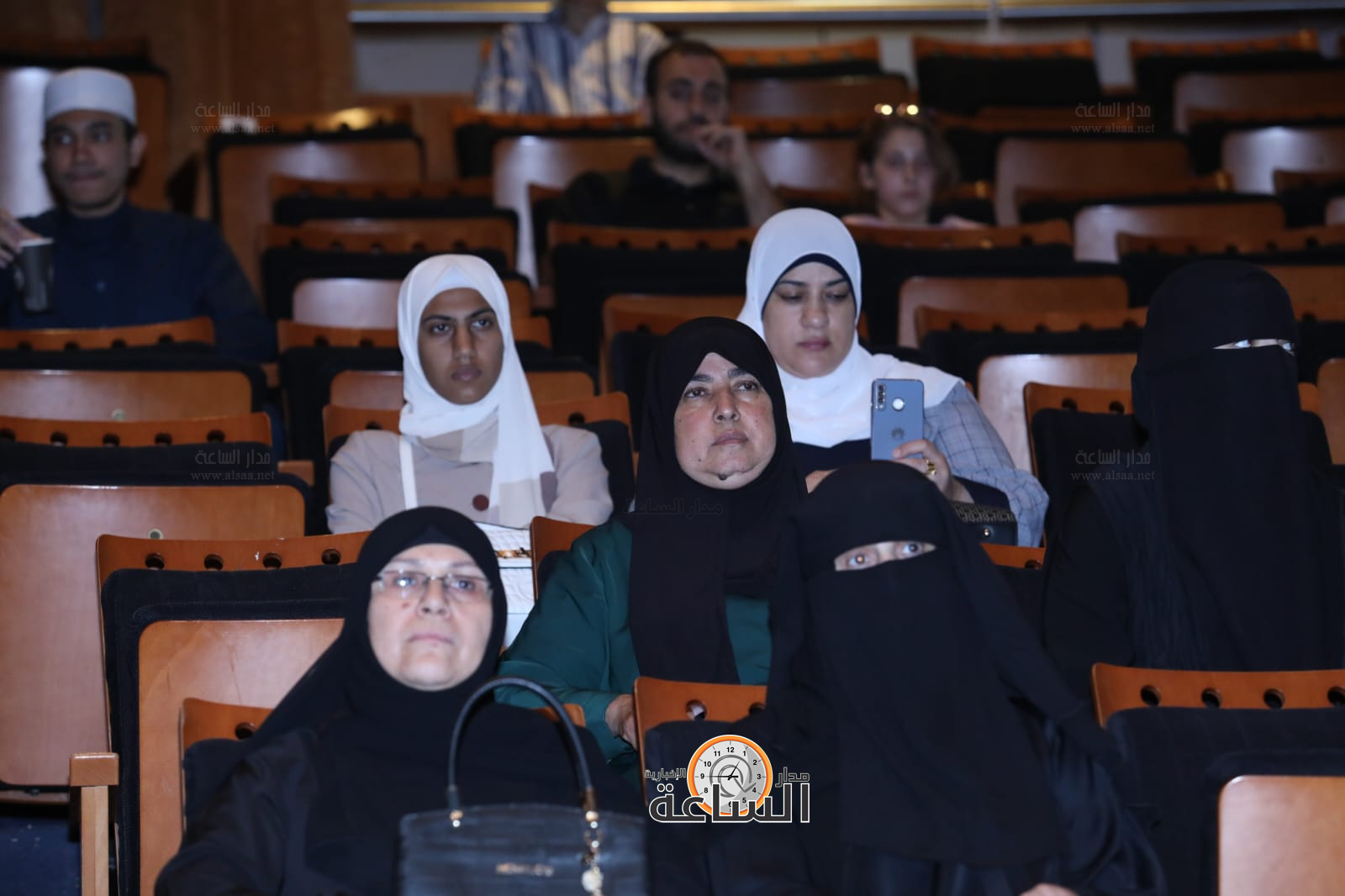 Madar Al-Saa Images 0.48288919701729793