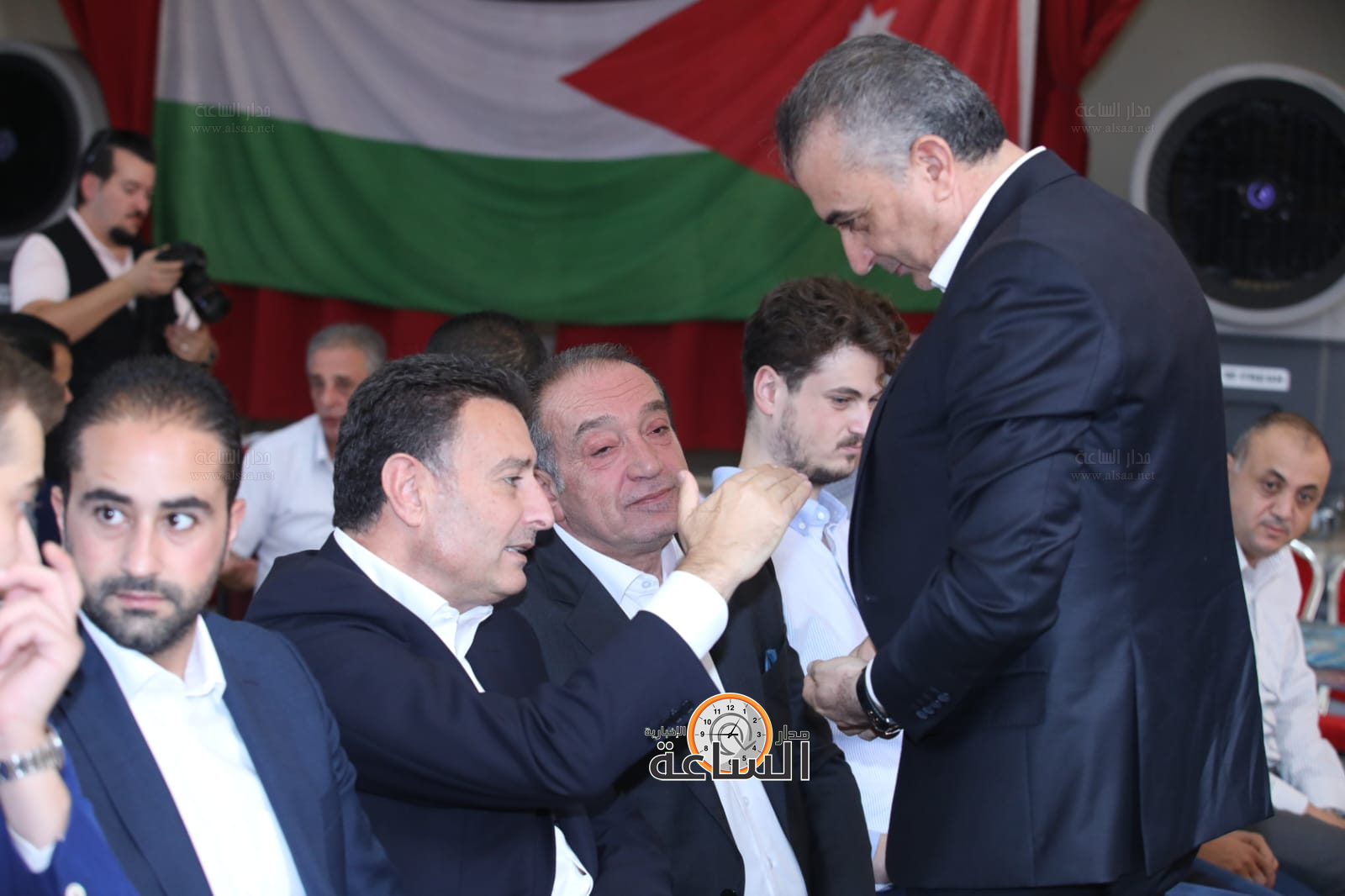 Madar Al-Saa Images 0.3862200696670077