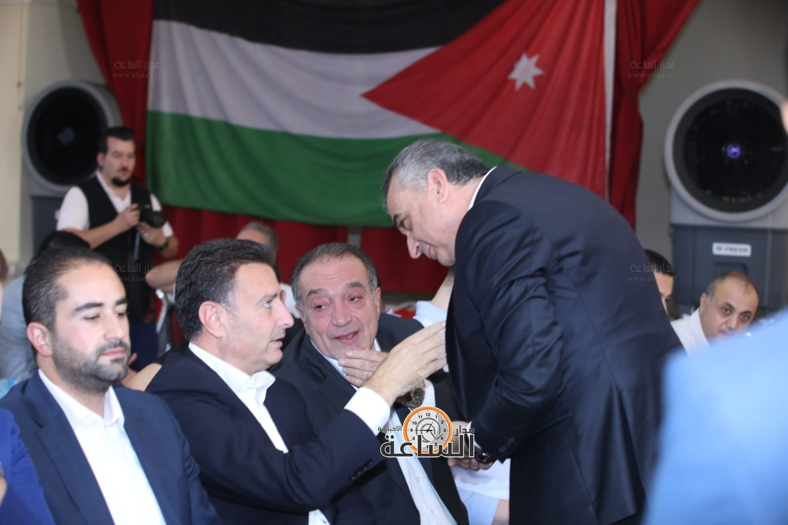 Madar Al-Saa Images 0.486571417604724