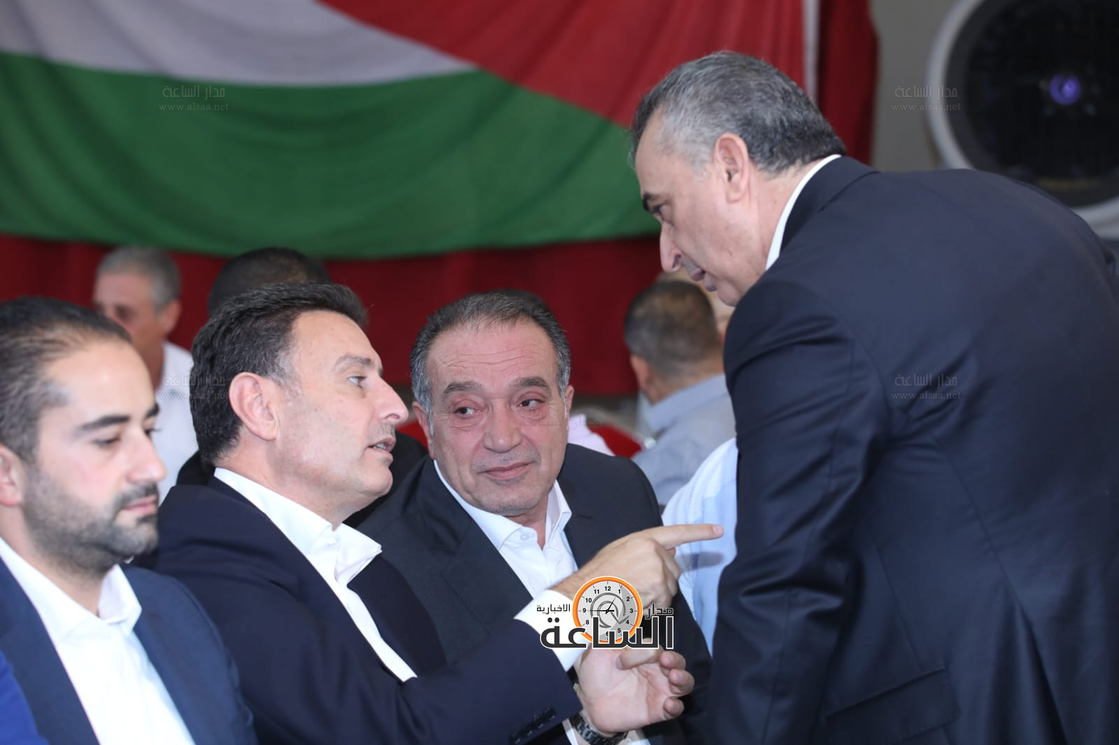 Madar Al-Saa Images 0.324897544205337