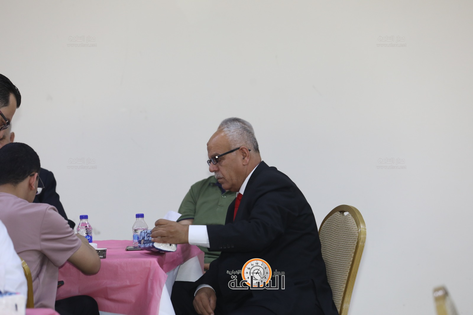 Madar Al-Saa Images 0.6511274200994461