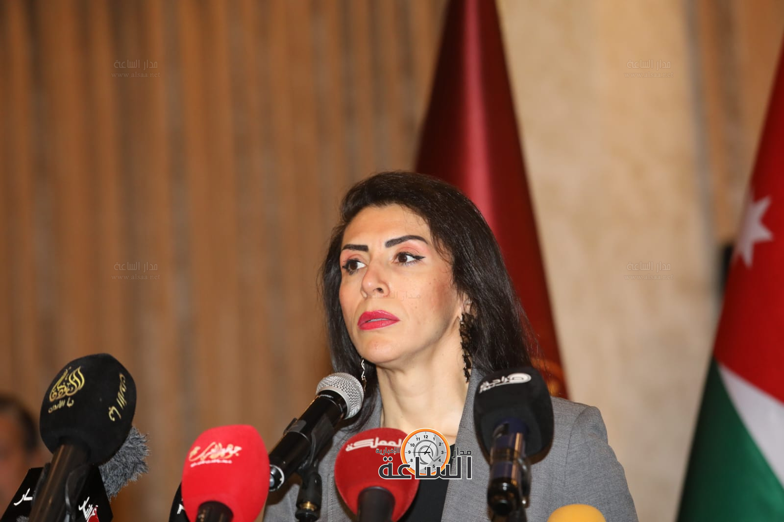 Madar Al-Saa Images 0.8797408992009867