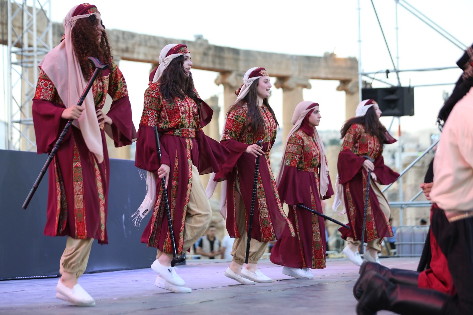 Madar Al-Saa Images 0.9739795934412301