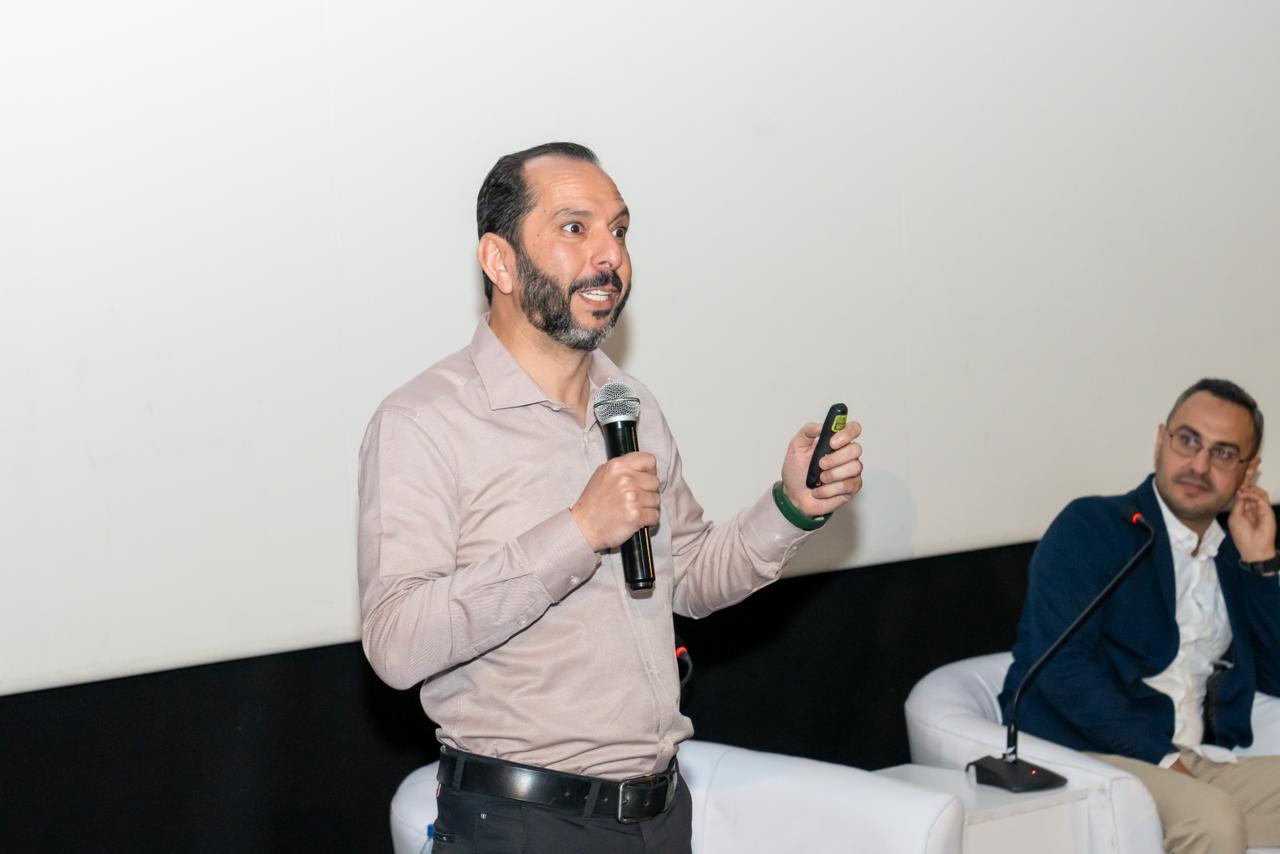 Madar Al-Saa Images 0.05792531438993076