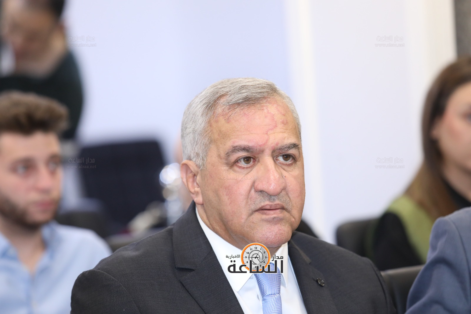 Madar Al-Saa Images 0.011147159471360357