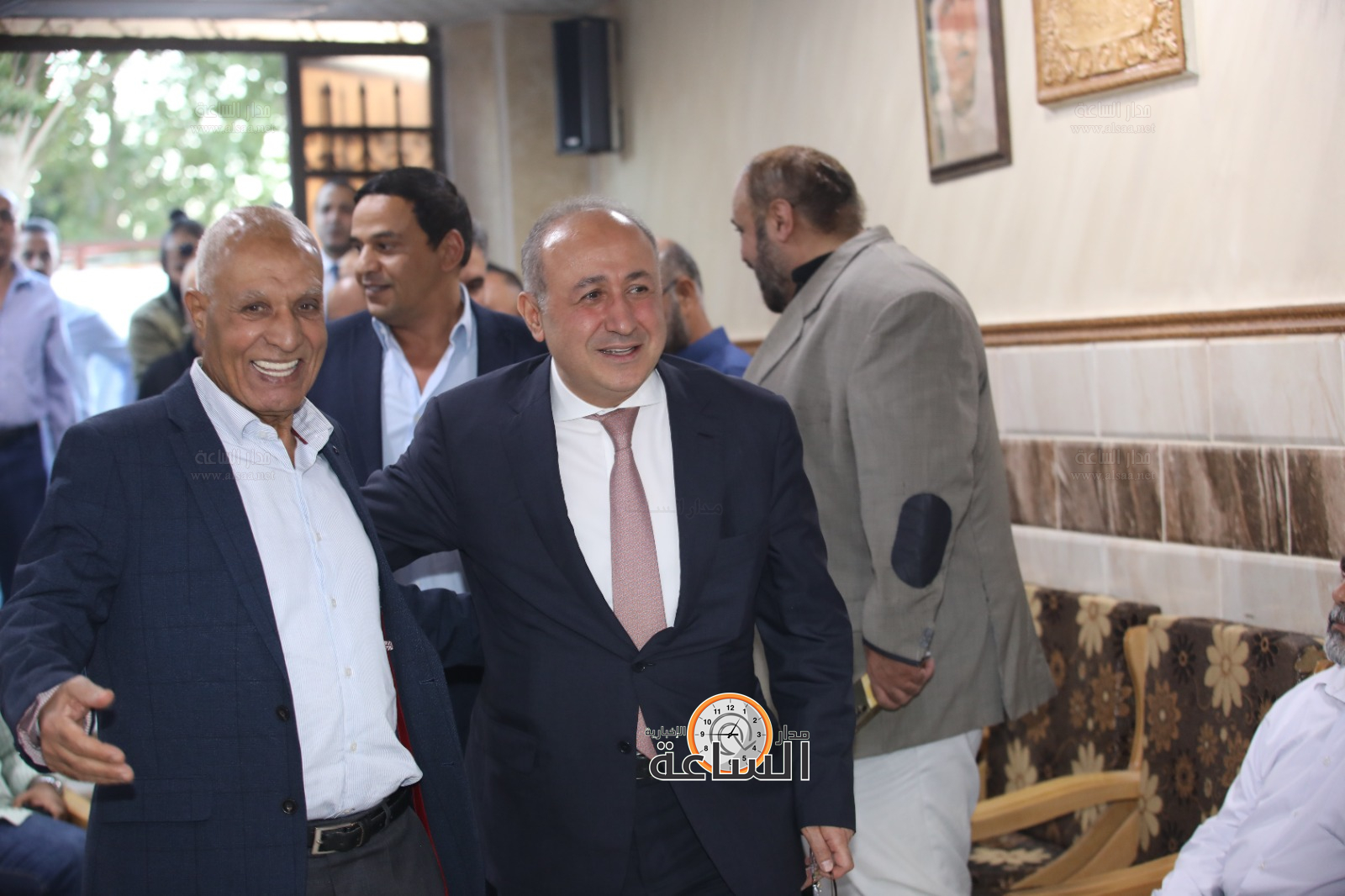 Madar Al-Saa Images 0.4971186445725173