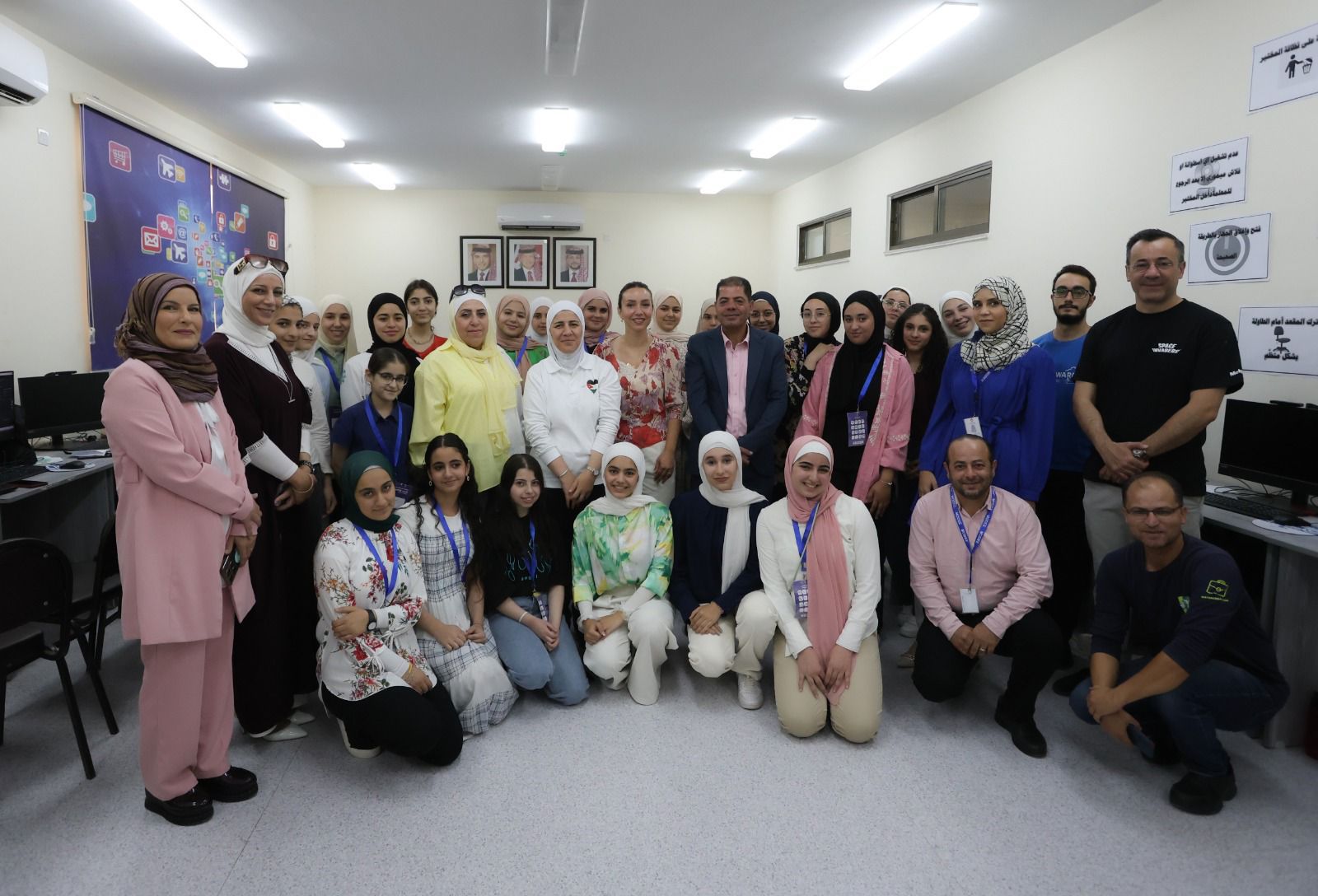 Madar Al-Saa Images 0.27851650106144055