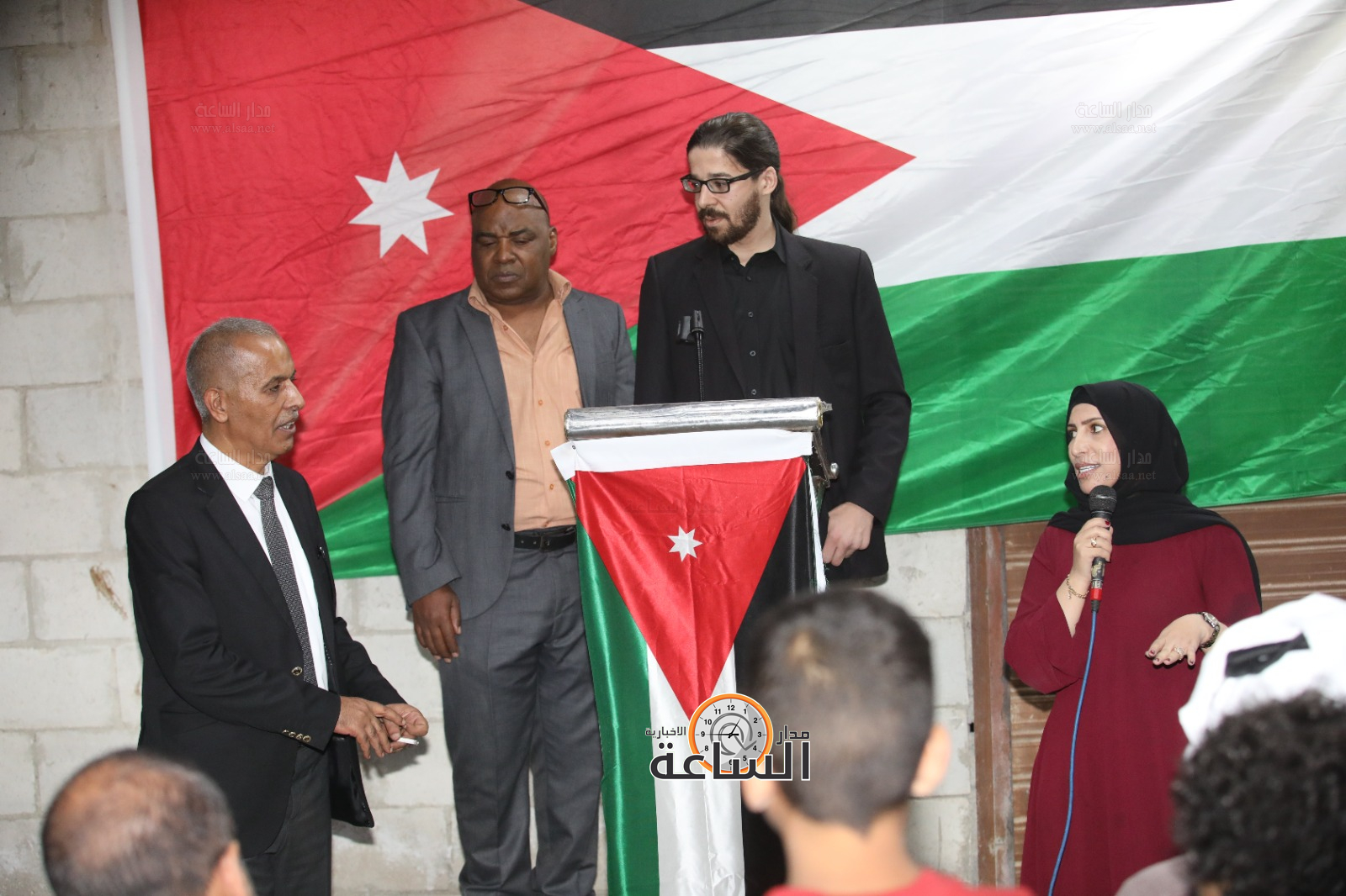 Madar Al-Saa Images 0.13085546594476227