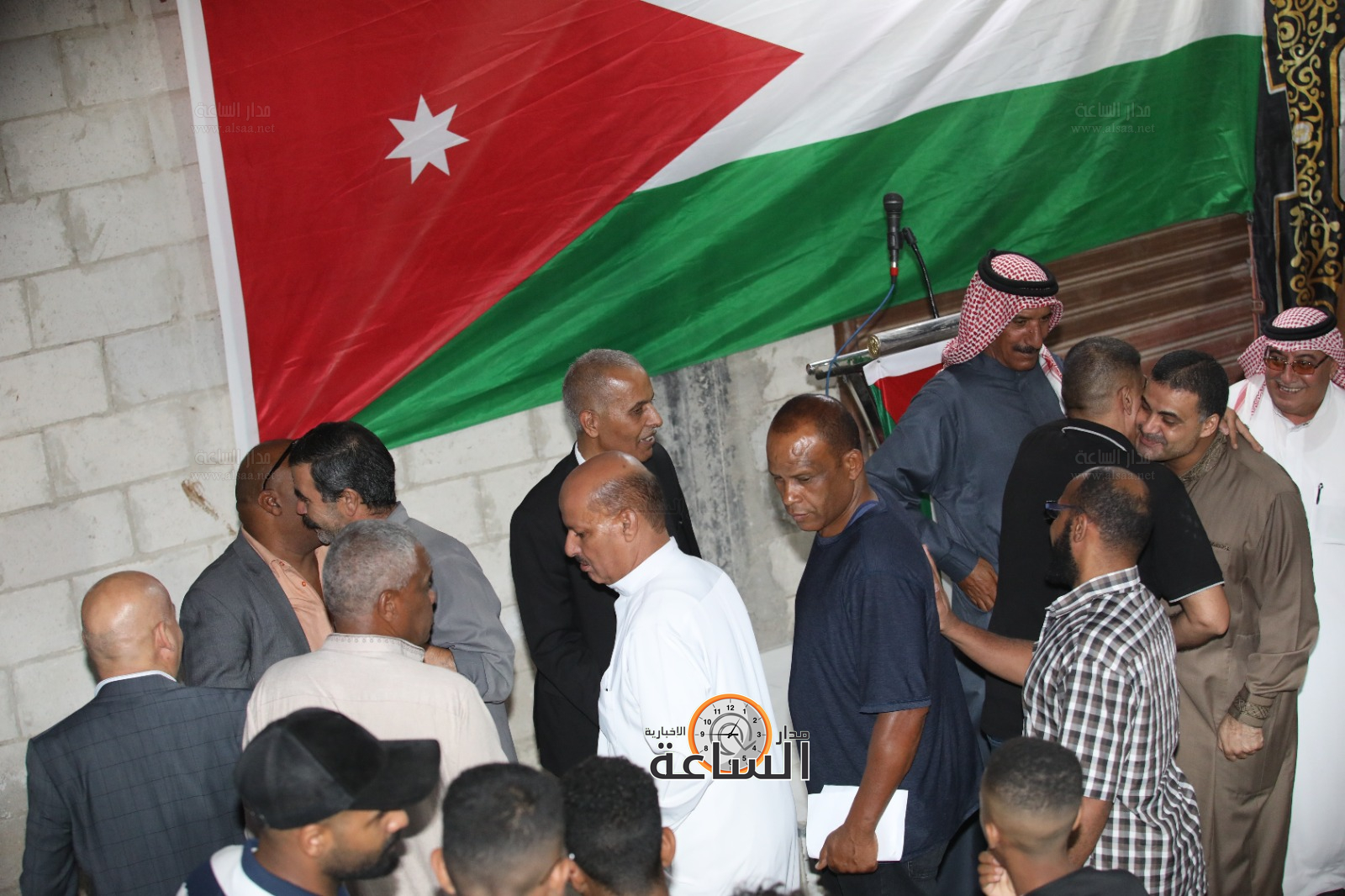 Madar Al-Saa Images 0.2962783057883911