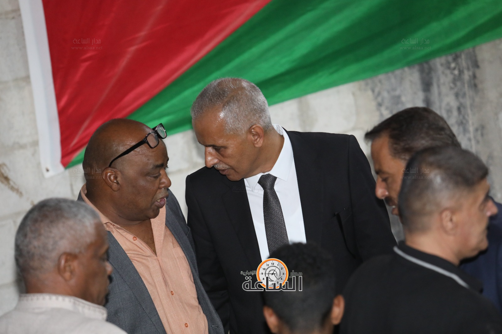 Madar Al-Saa Images 0.8196058187086999