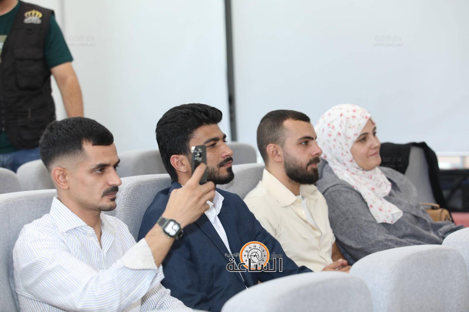 Madar Al-Saa Images 0.3217183577659164