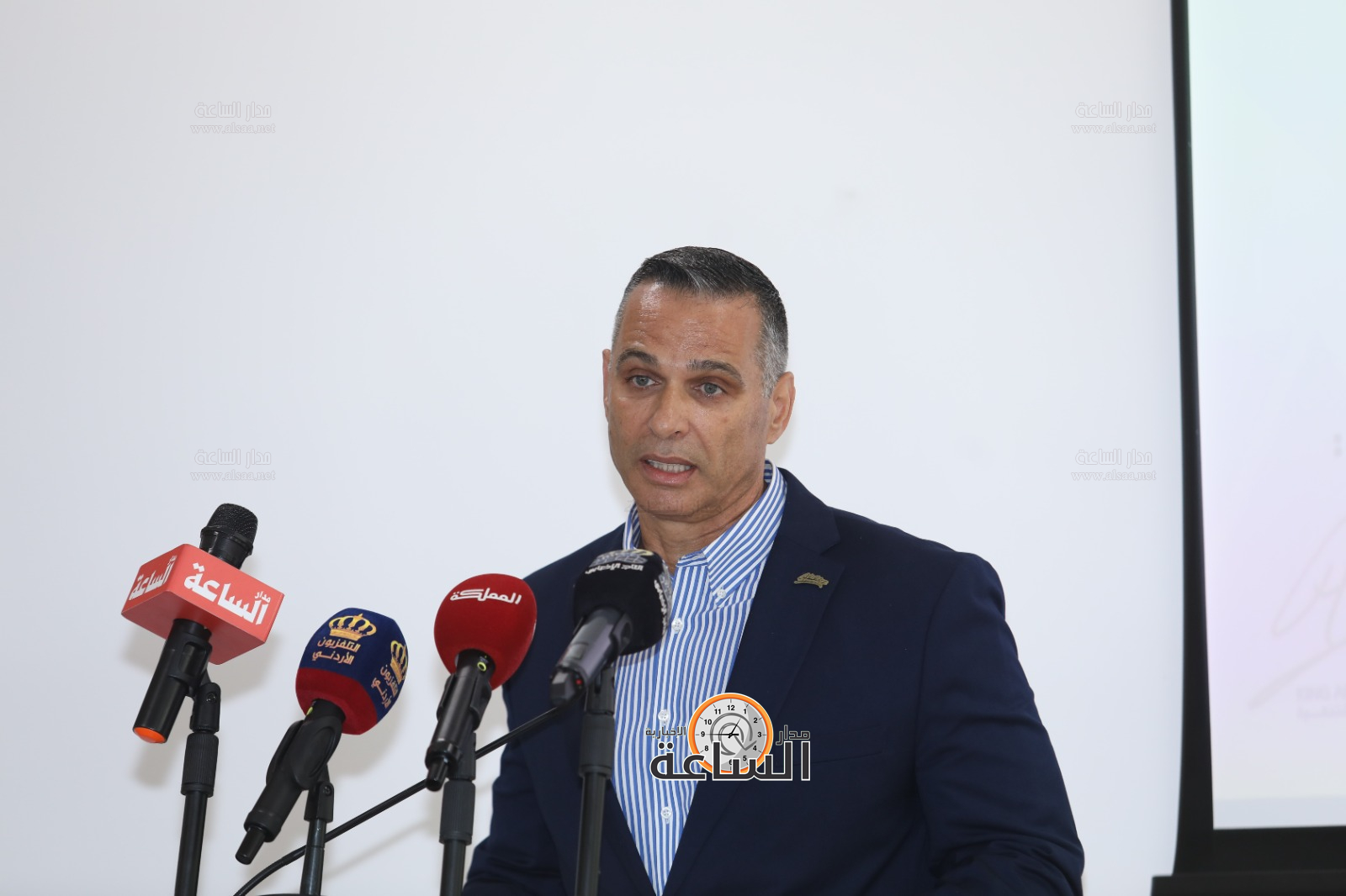 Madar Al-Saa Images 0.8523861602910732