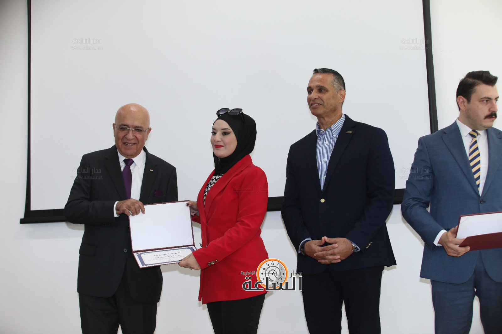 Madar Al-Saa Images 0.47444849936288747