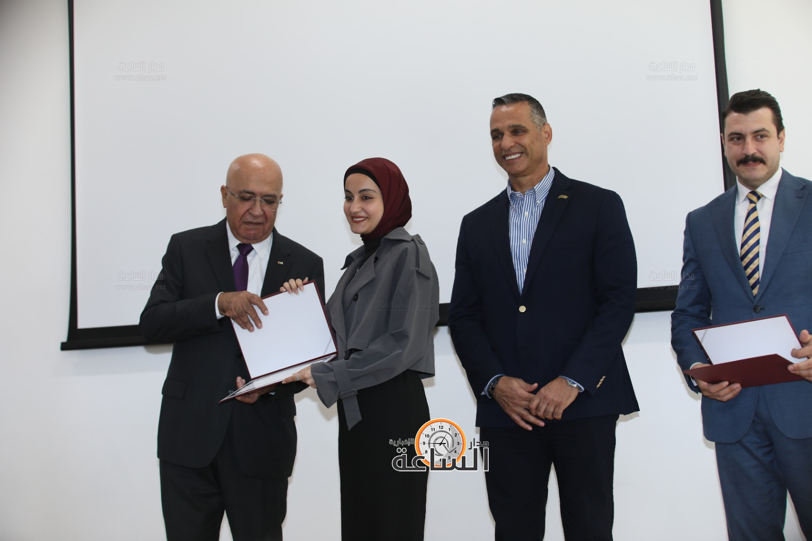 Madar Al-Saa Images 0.5363929569682446