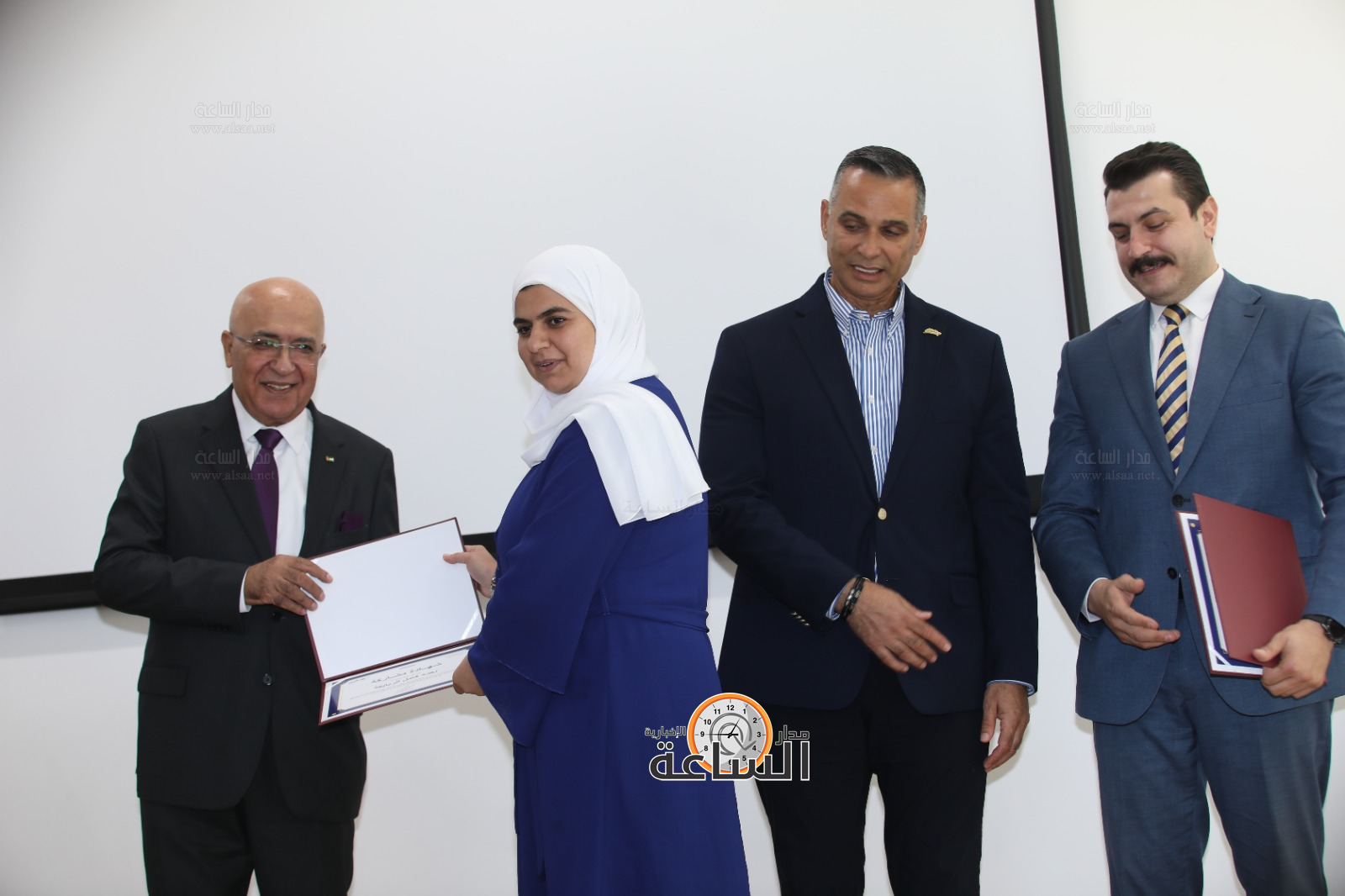 Madar Al-Saa Images 0.047096250711301524