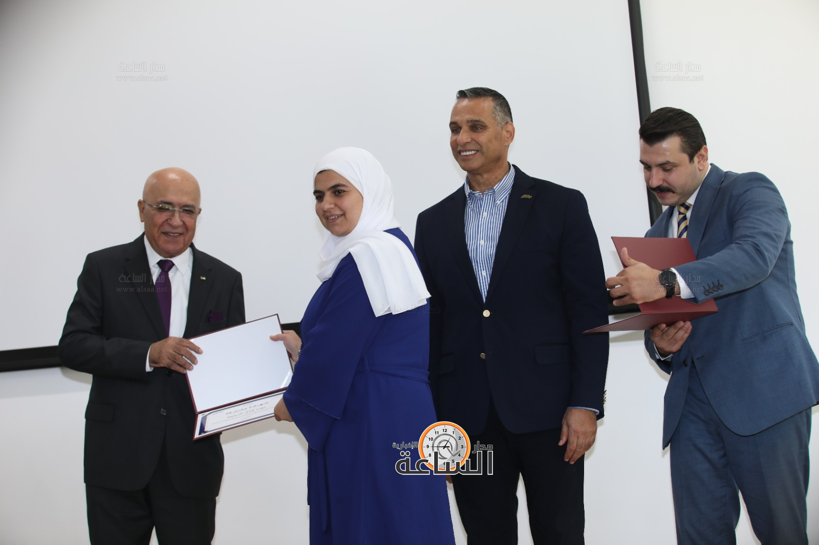 Madar Al-Saa Images 0.5485748238055022