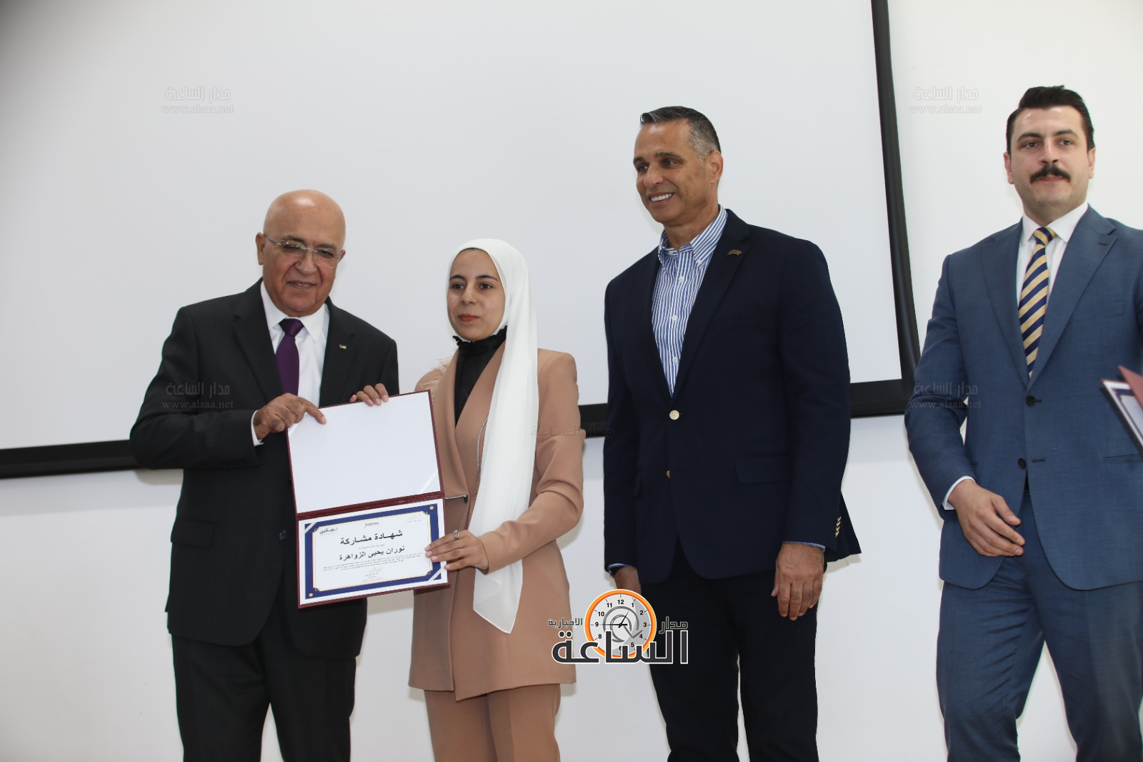 Madar Al-Saa Images 0.1646365862409409