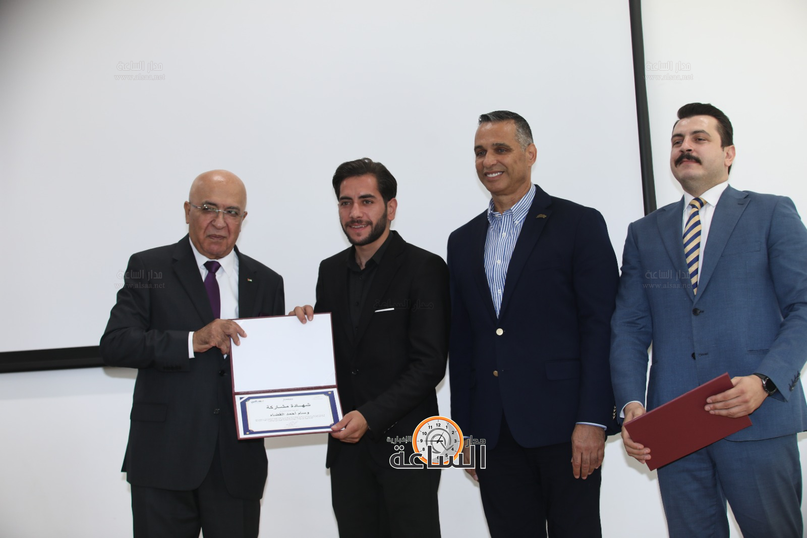 Madar Al-Saa Images 0.22555636925210143