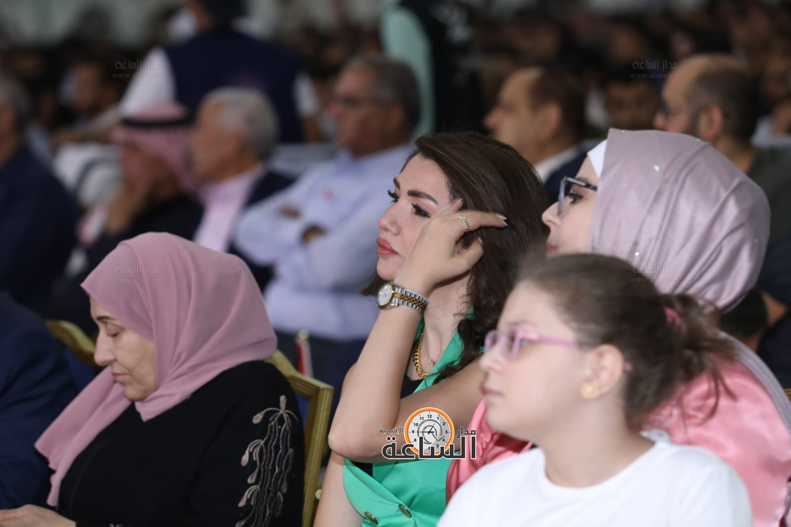 Madar Al-Saa Images 0.2433134418245