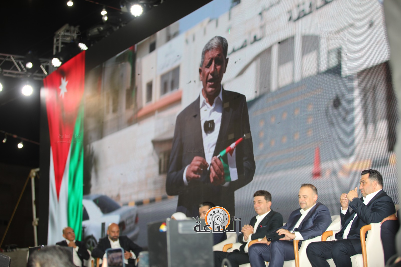 Madar Al-Saa Images 0.3807399345733846