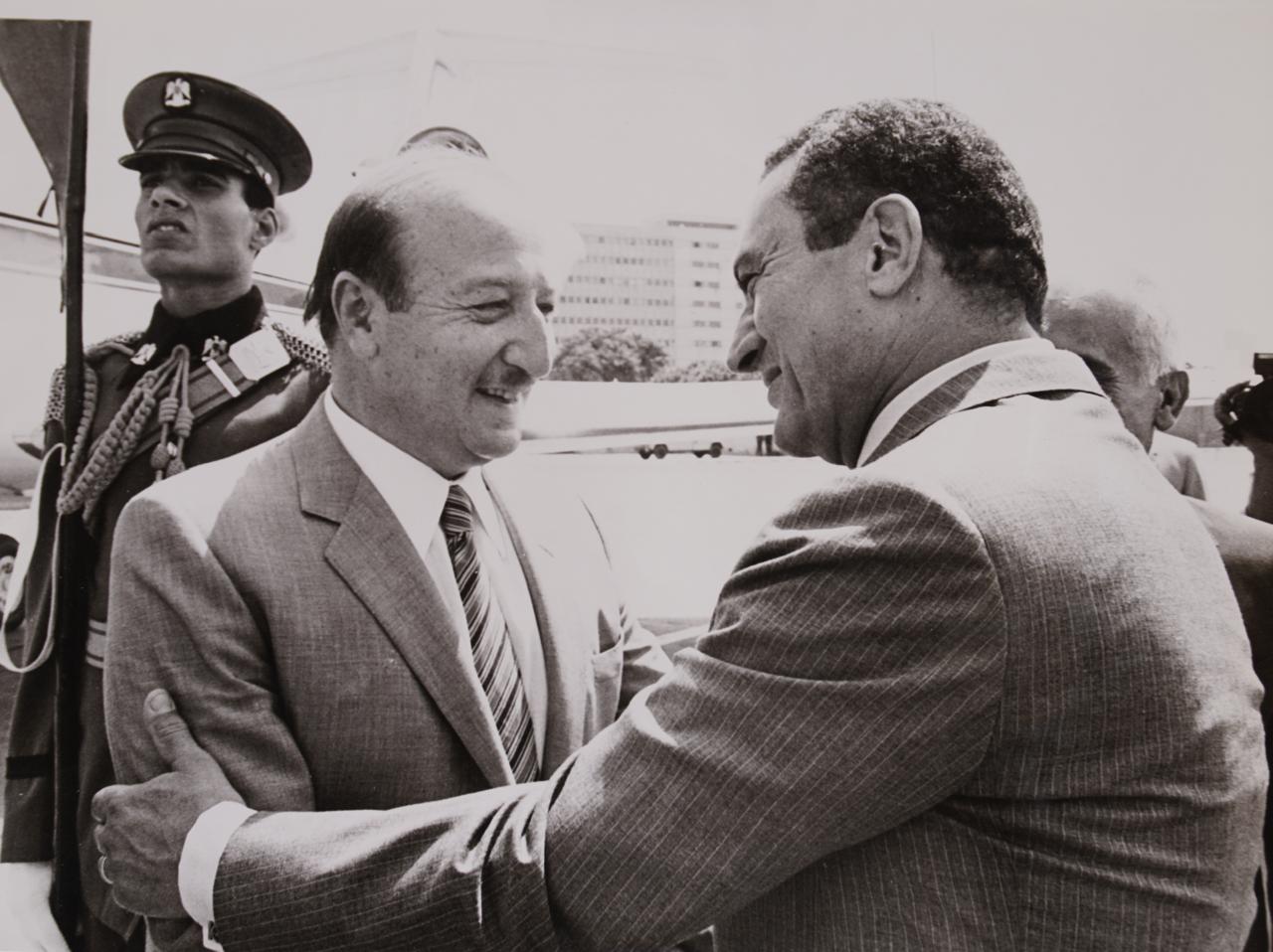 Madar Al-Saa Images 0.37289882153896614