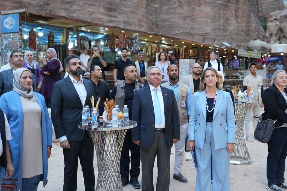 Madar Al-Saa Images 0.9299497895169289