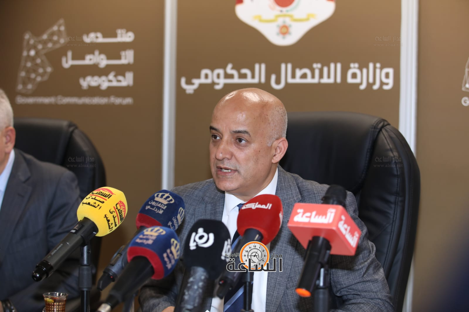 Madar Al-Saa Images 0.10657382740681531