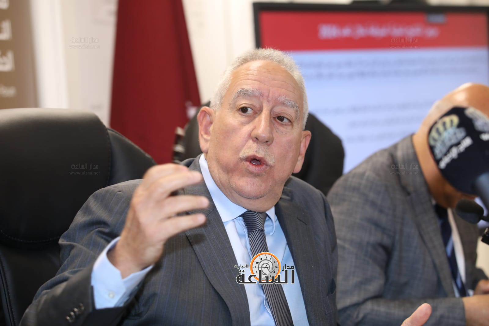 Madar Al-Saa Images 0.932623037333304