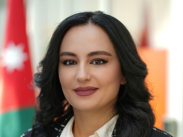 Madar Al-Saa Images 0.11946648278700356