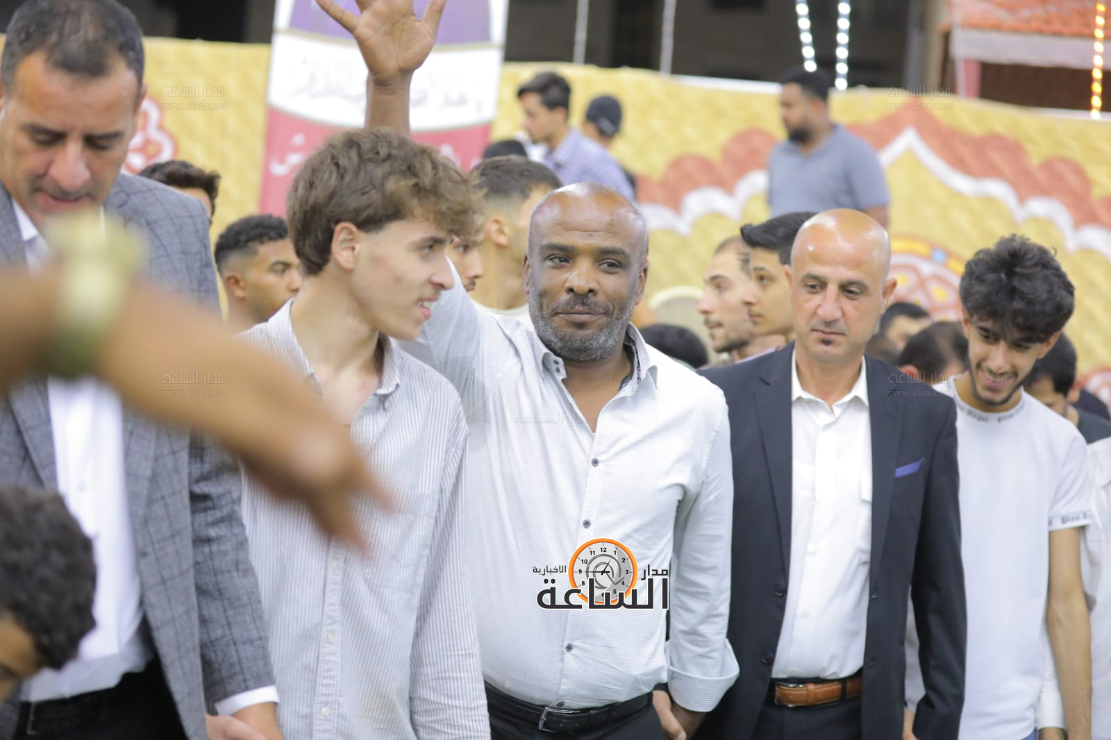 Madar Al-Saa Images 0.4917722168080567