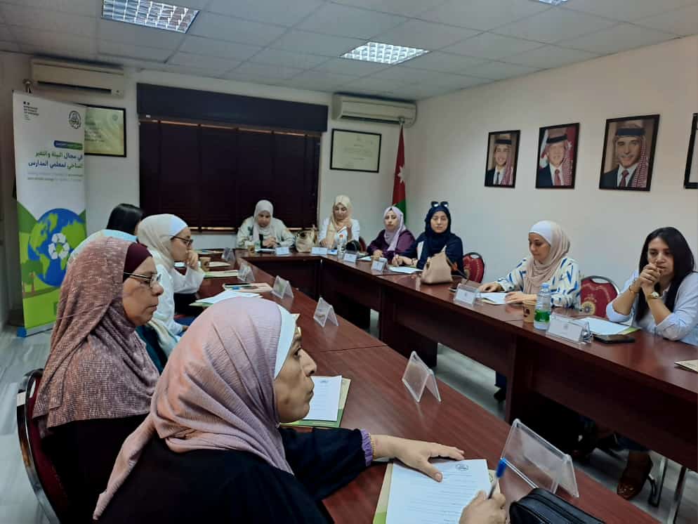 Madar Al-Saa Images 0.9500314899516225