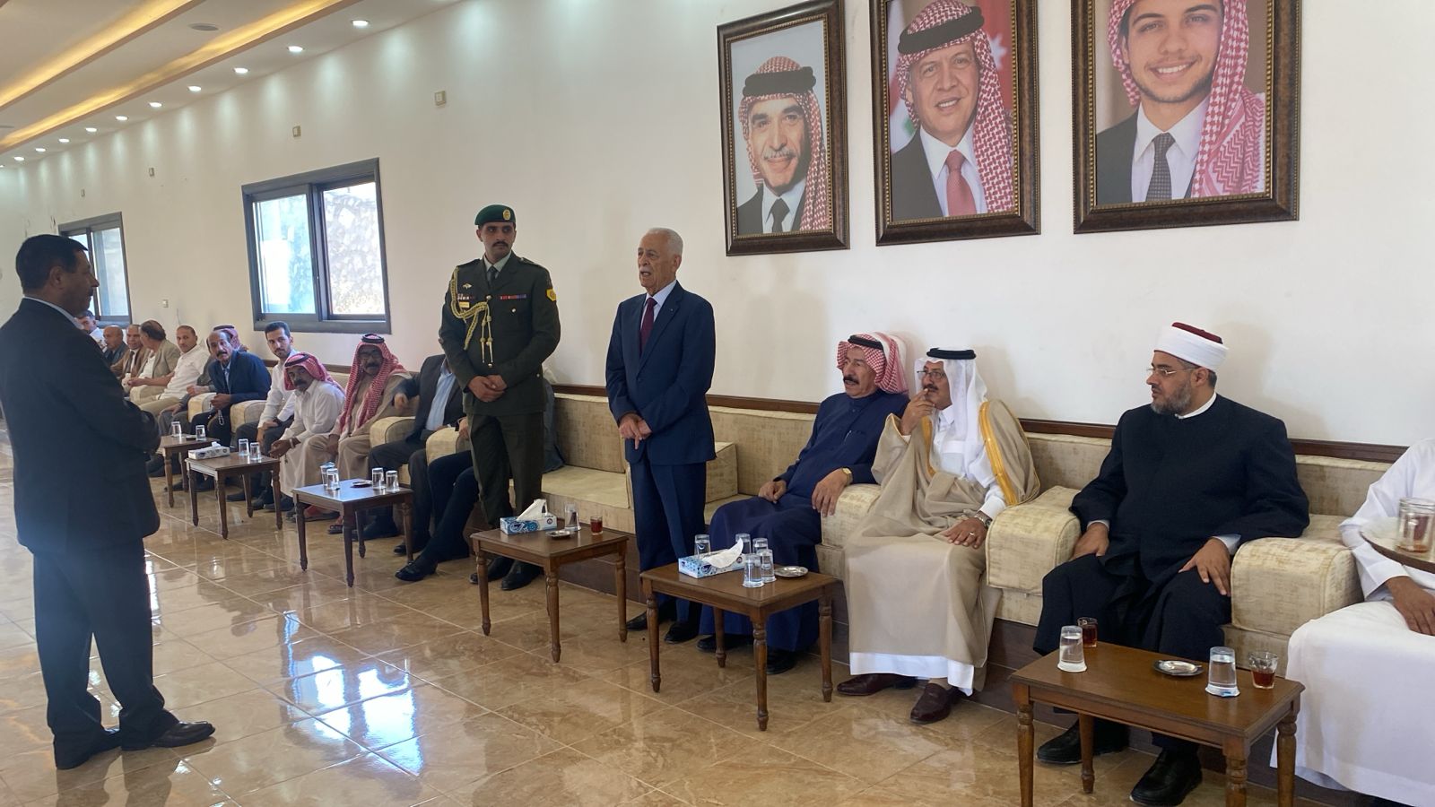 Madar Al-Saa Images 0.4316397362021631