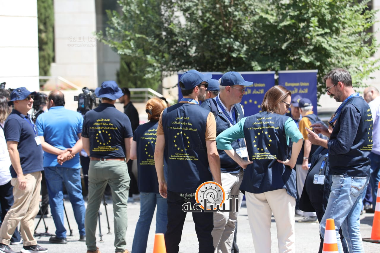 Madar Al-Saa Images 0.7870430000218471