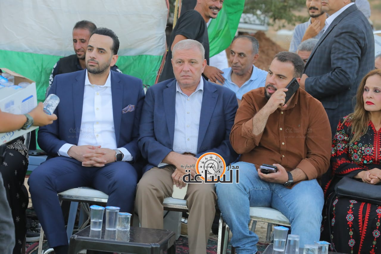 Madar Al-Saa Images 0.7508904620225072