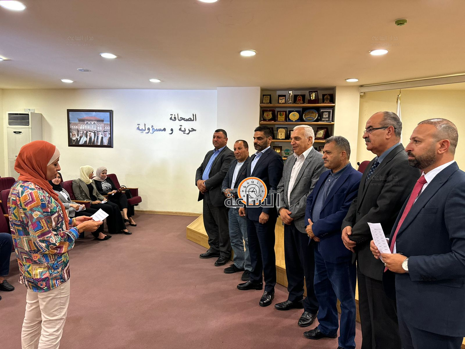 Madar Al-Saa Images 0.47198442814636765