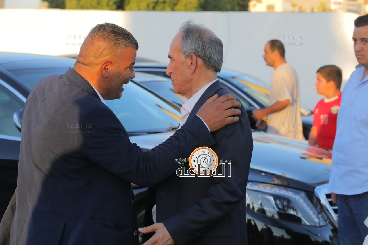 Madar Al-Saa Images 0.8888944045035625