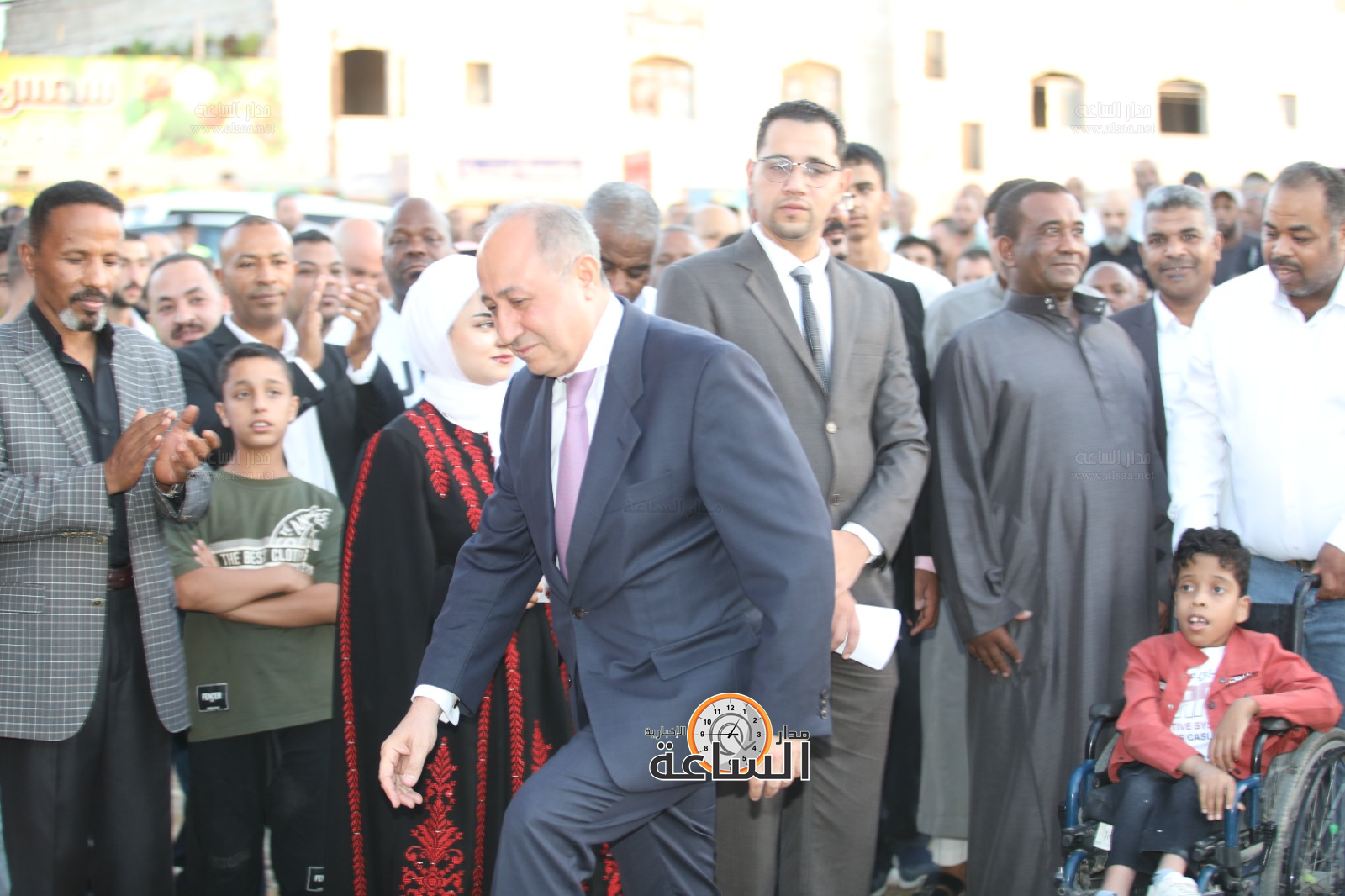 Madar Al-Saa Images 0.14985294636839486