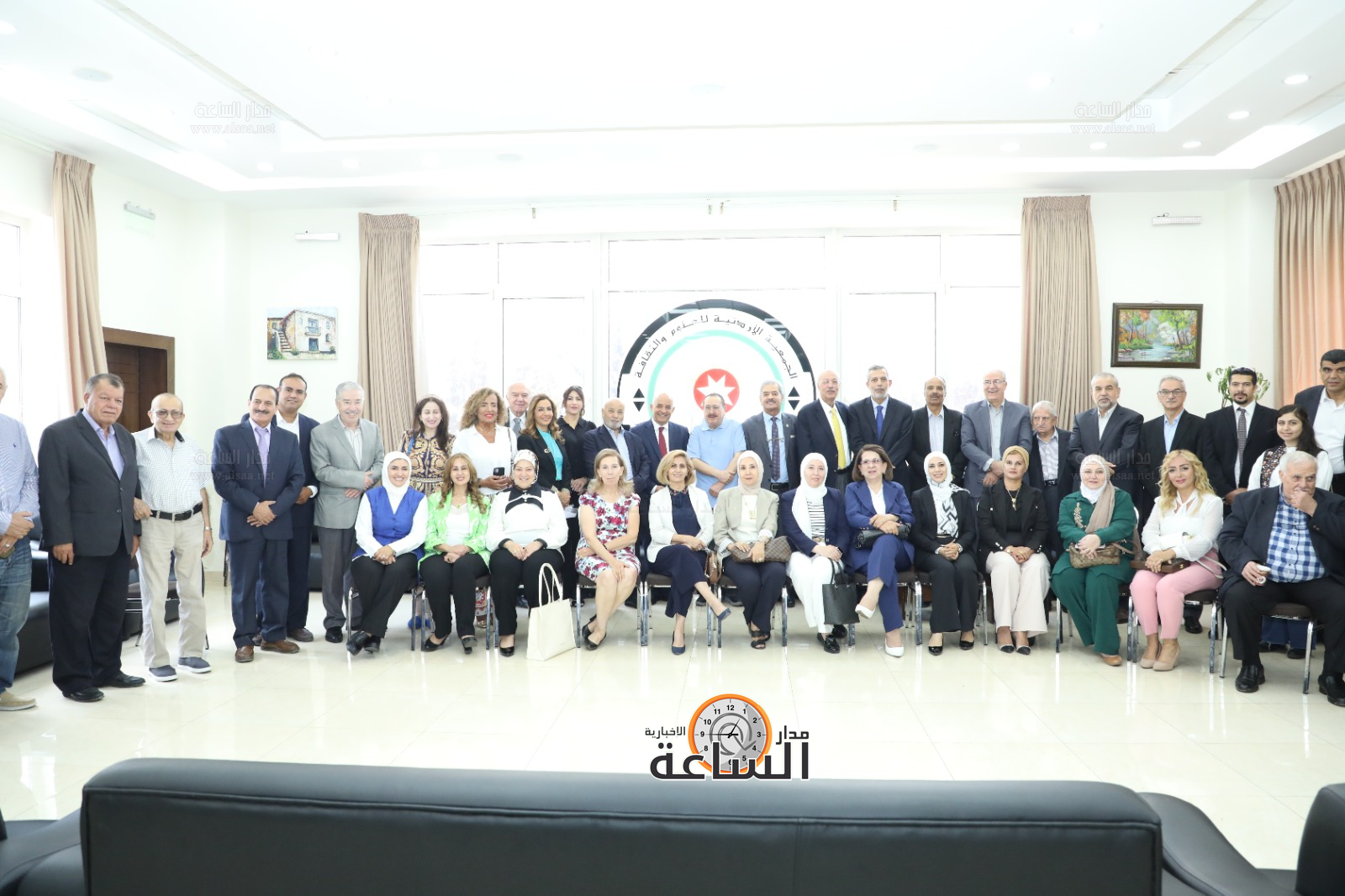 Madar Al-Saa Images 0.8929110219305265