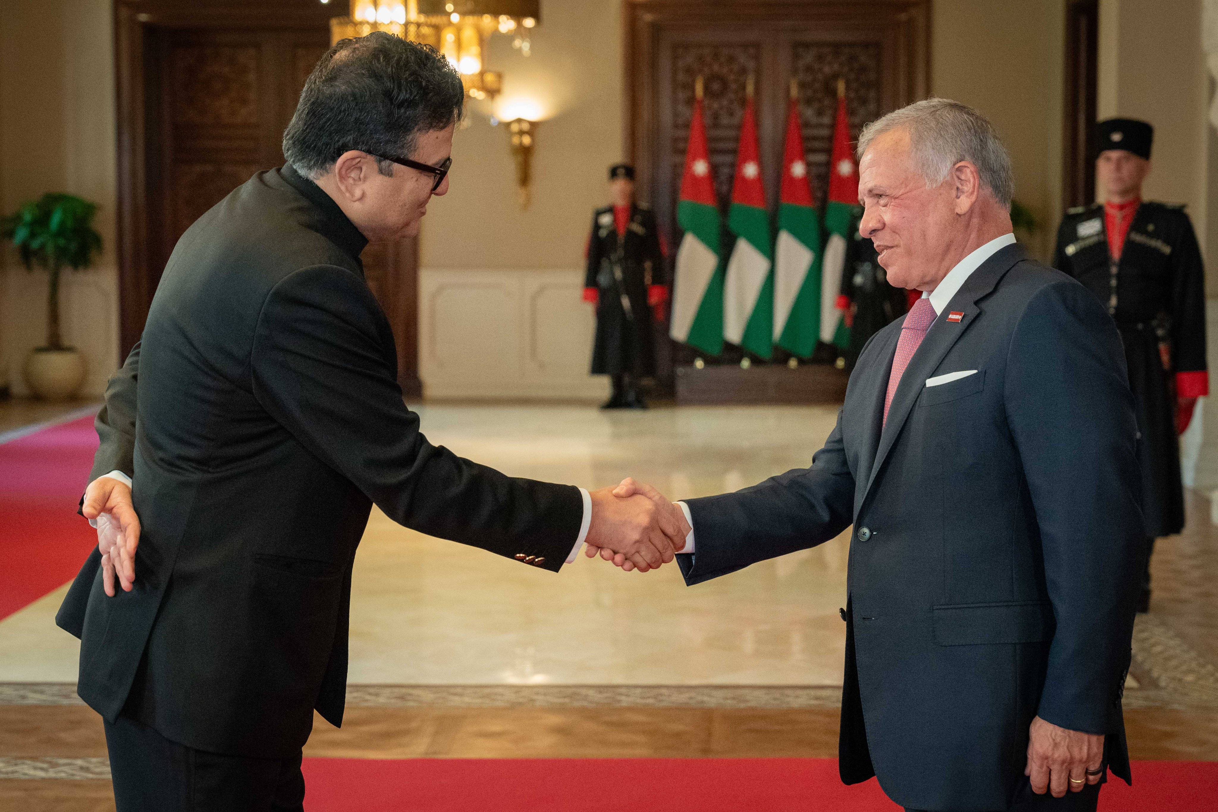 Madar Al-Saa Images 0.08503915535668205